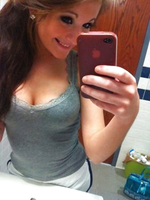 I found on Facebook (Selfie Amateur) 18