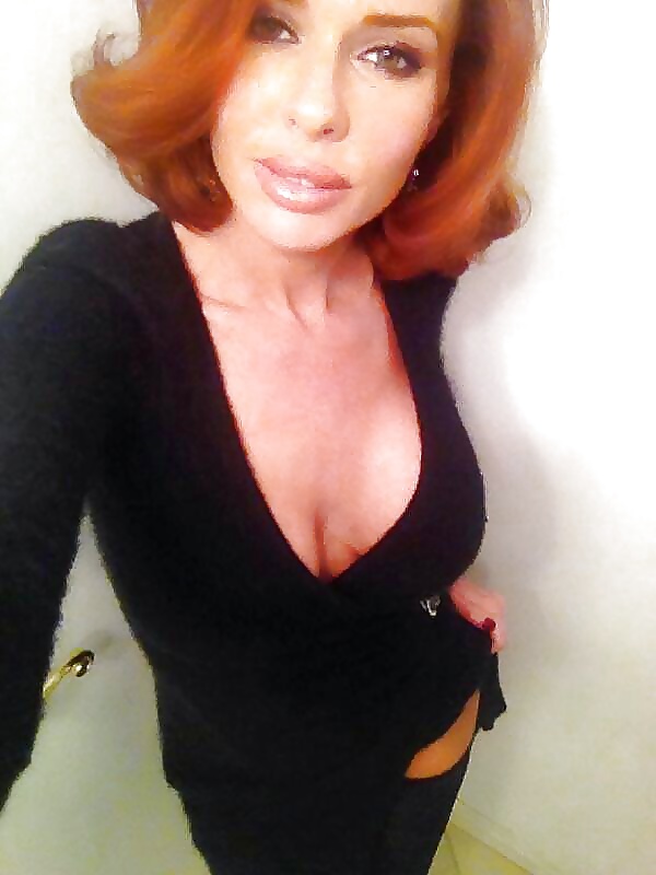 Veronica Avluv selfshots 13