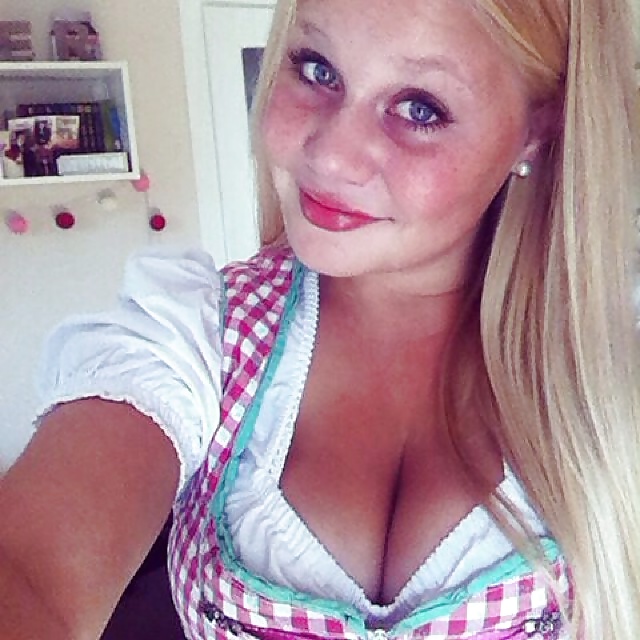 Sexy Dirndl Girls 126 13