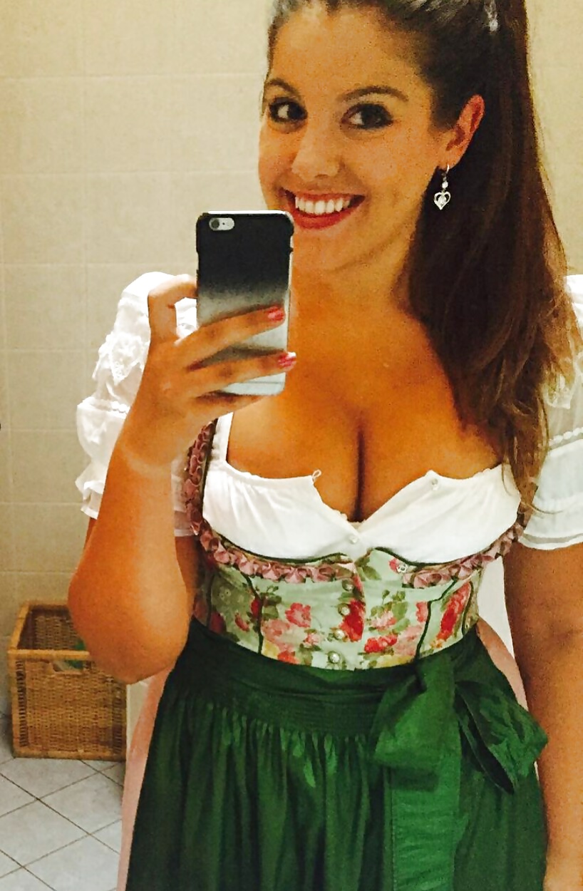 Sexy Dirndl Girls 100 14