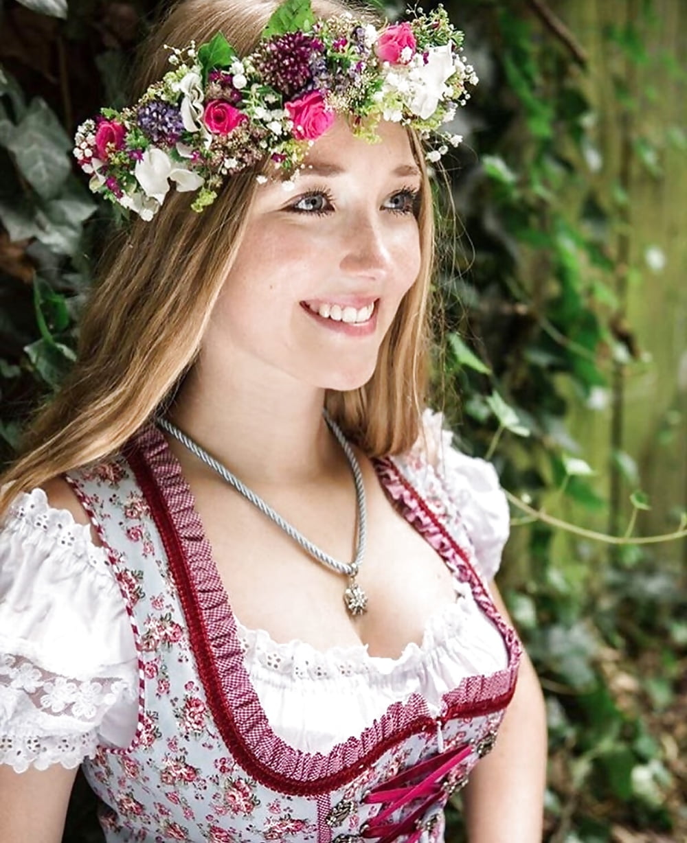 Sexy Dirndl Girls 158 5