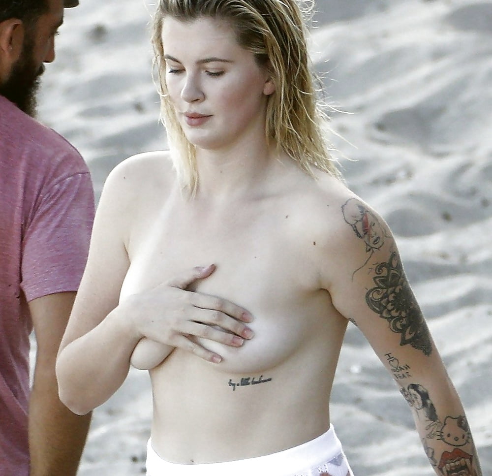 Ireland Baldwin topless at Malibu oct 2017 3