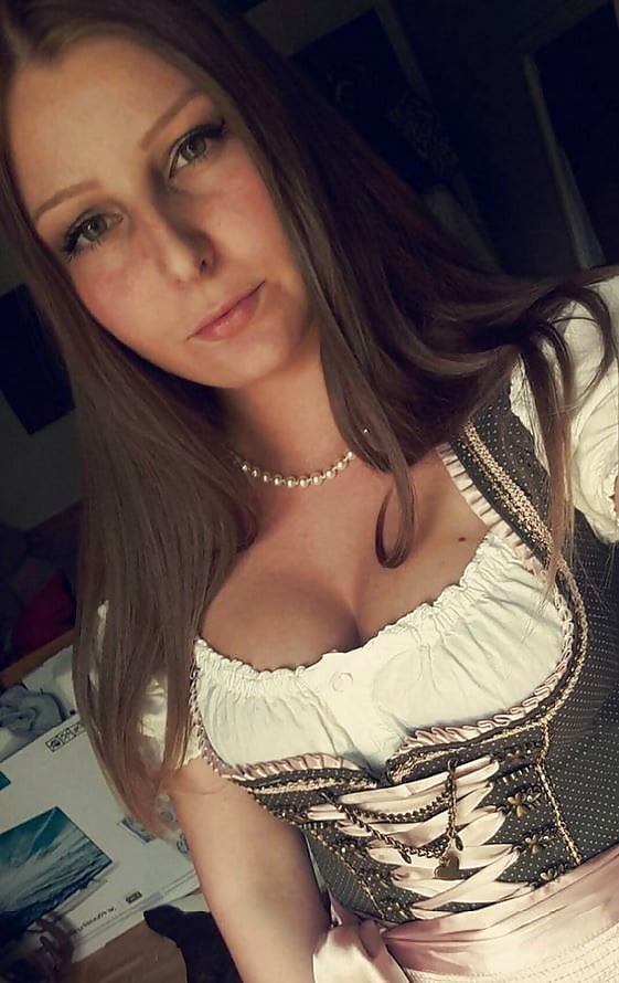 Sexy Dirndl Girls 136 11