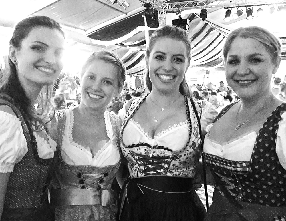 Sexy Dirndl Girls 100 2