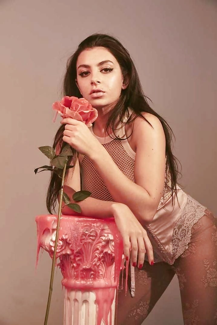 charli xcx boobs see through nov 2017 9