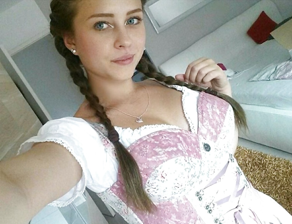 Sexy Dirndl Girls 114 2