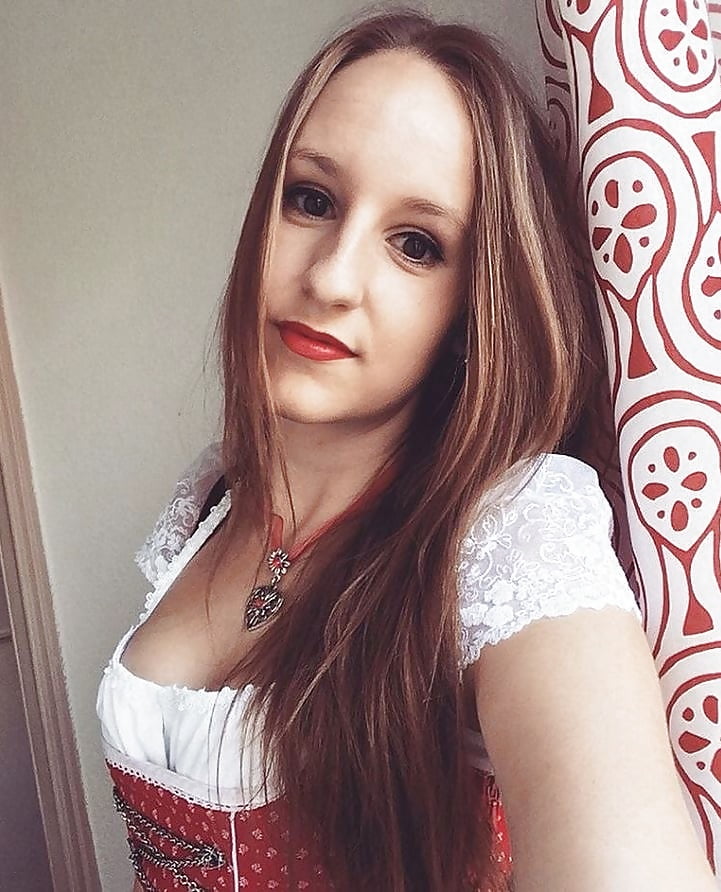 Sexy Dirndl Girls 136 5