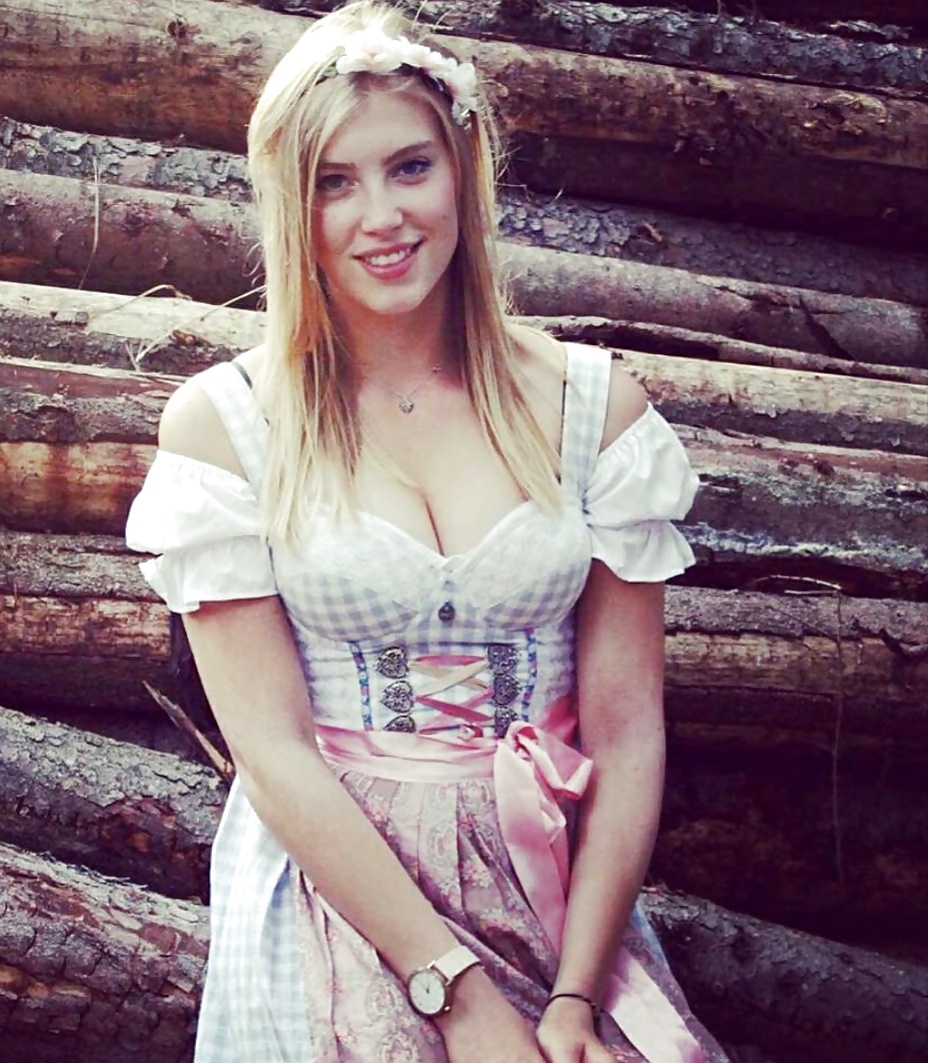 Hot Girls in Dirndl 33 19