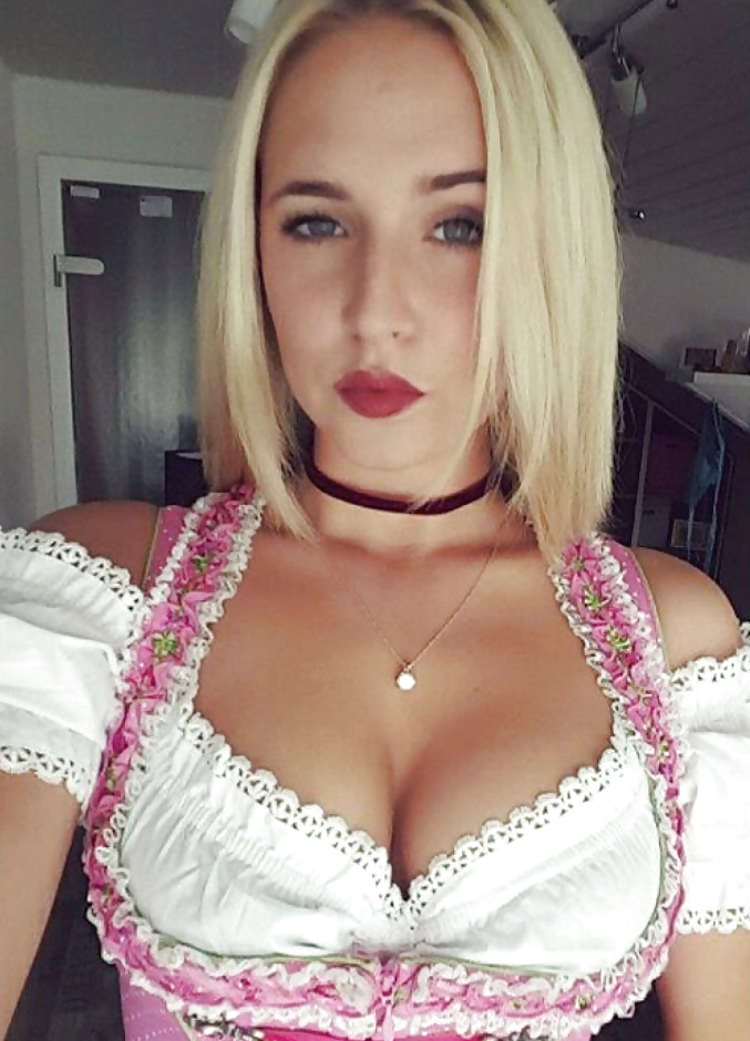 Sexy Dirndl Girls 121 12