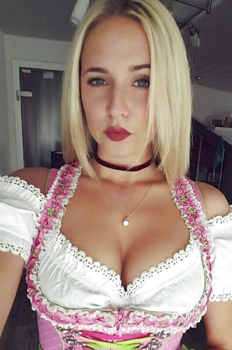 Sexy Dirndl Girls 107 15