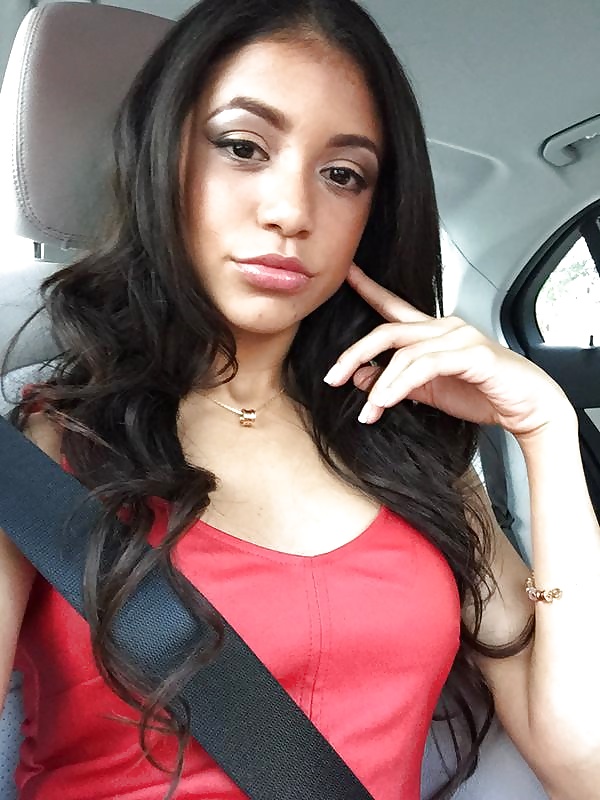 Veronica Rodriguez selfie 15