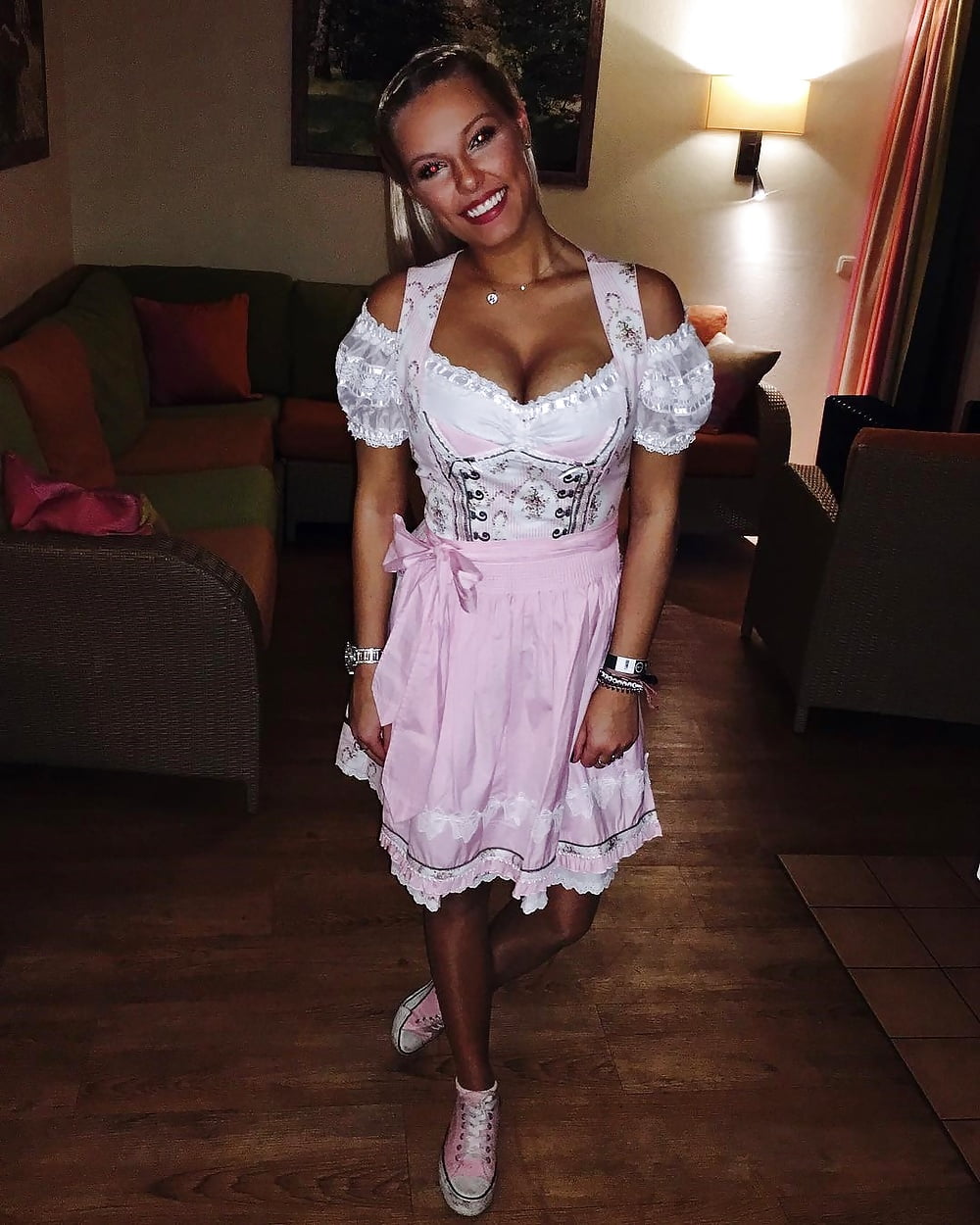 Sexy Dirndl Girls 150 6