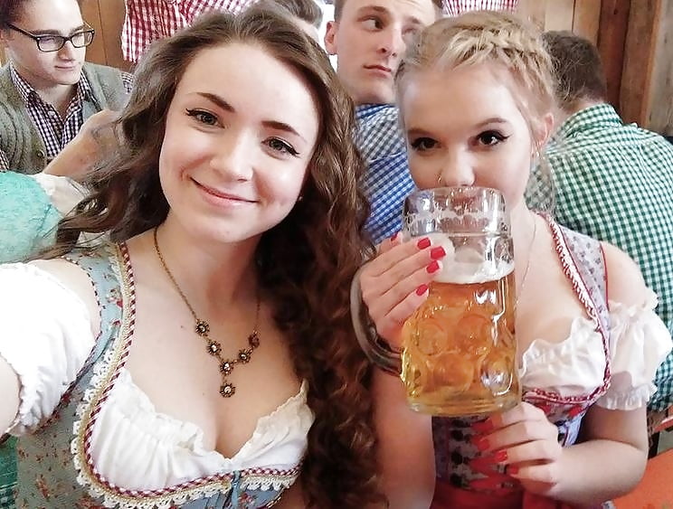 Sexy Dirndl Girls 136 12